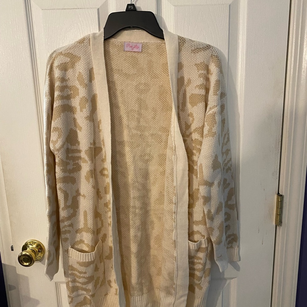 Pink Lady tunic sweater with pockets! Animal print tan/white! Like new!Sz Xs